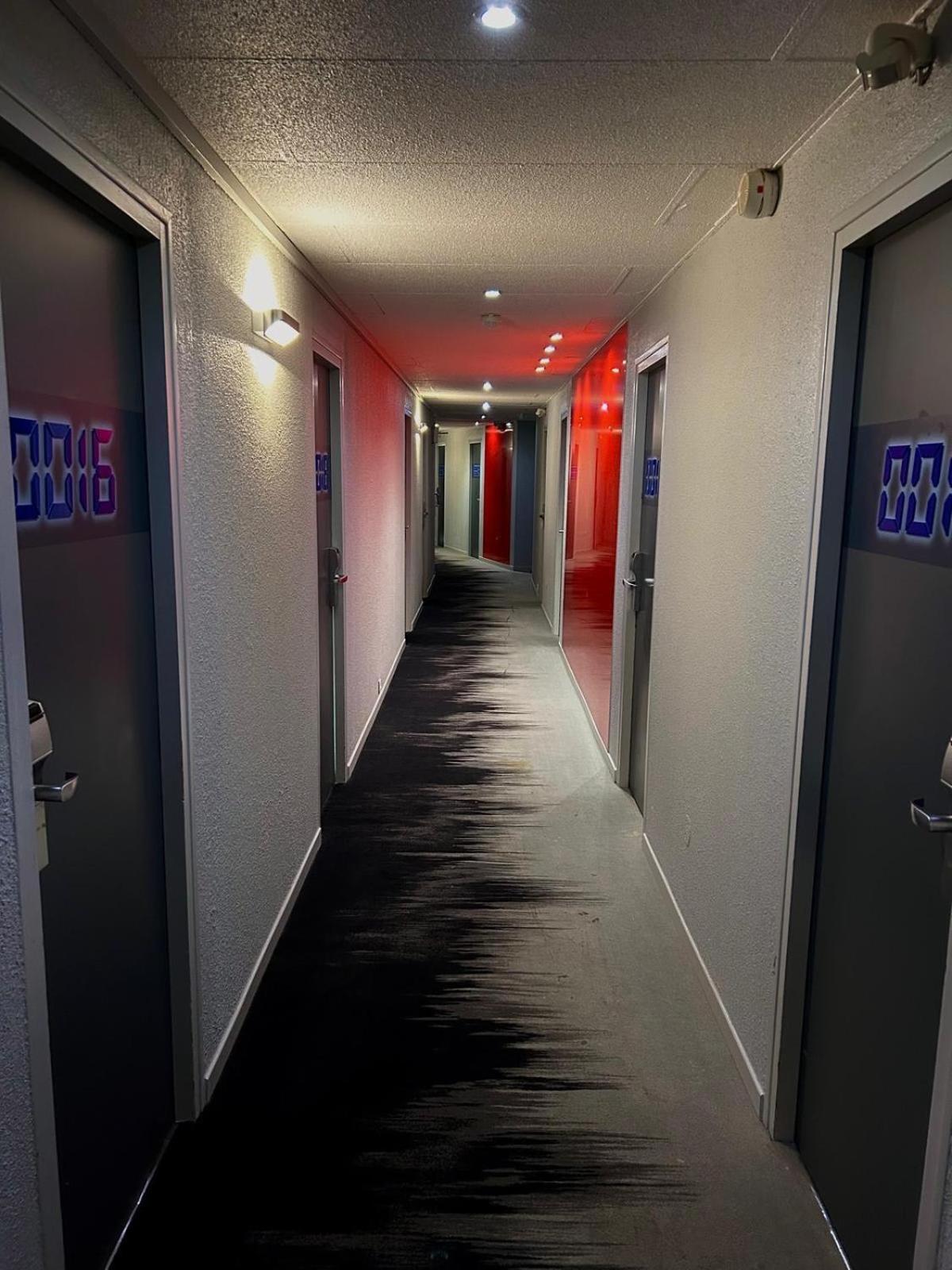 Enzo Hotels Trappes By Kyriad Direct Екстер'єр фото