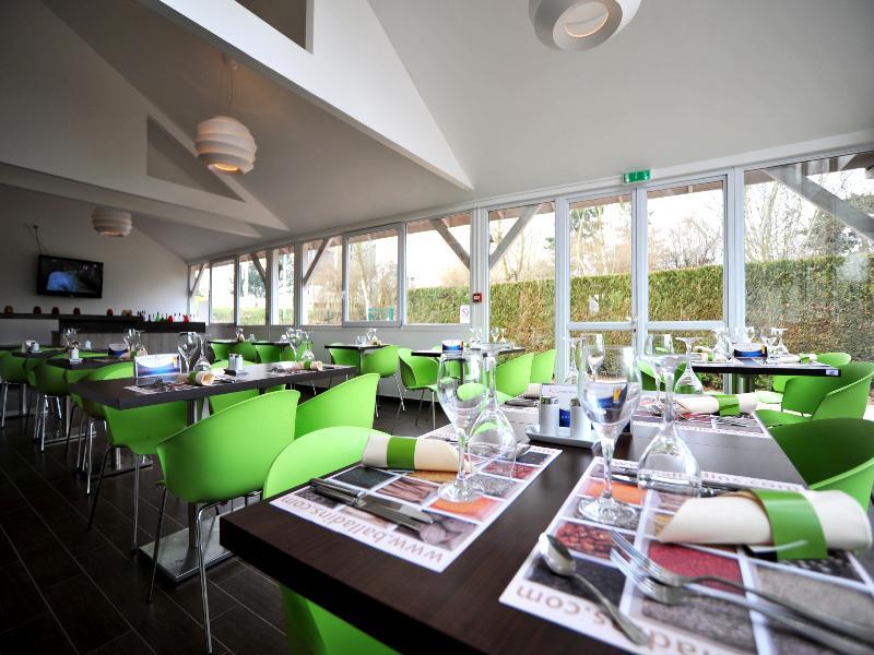 Enzo Hotels Trappes By Kyriad Direct Екстер'єр фото