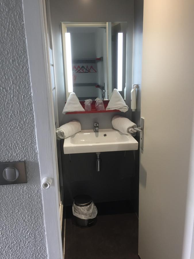 Enzo Hotels Trappes By Kyriad Direct Екстер'єр фото