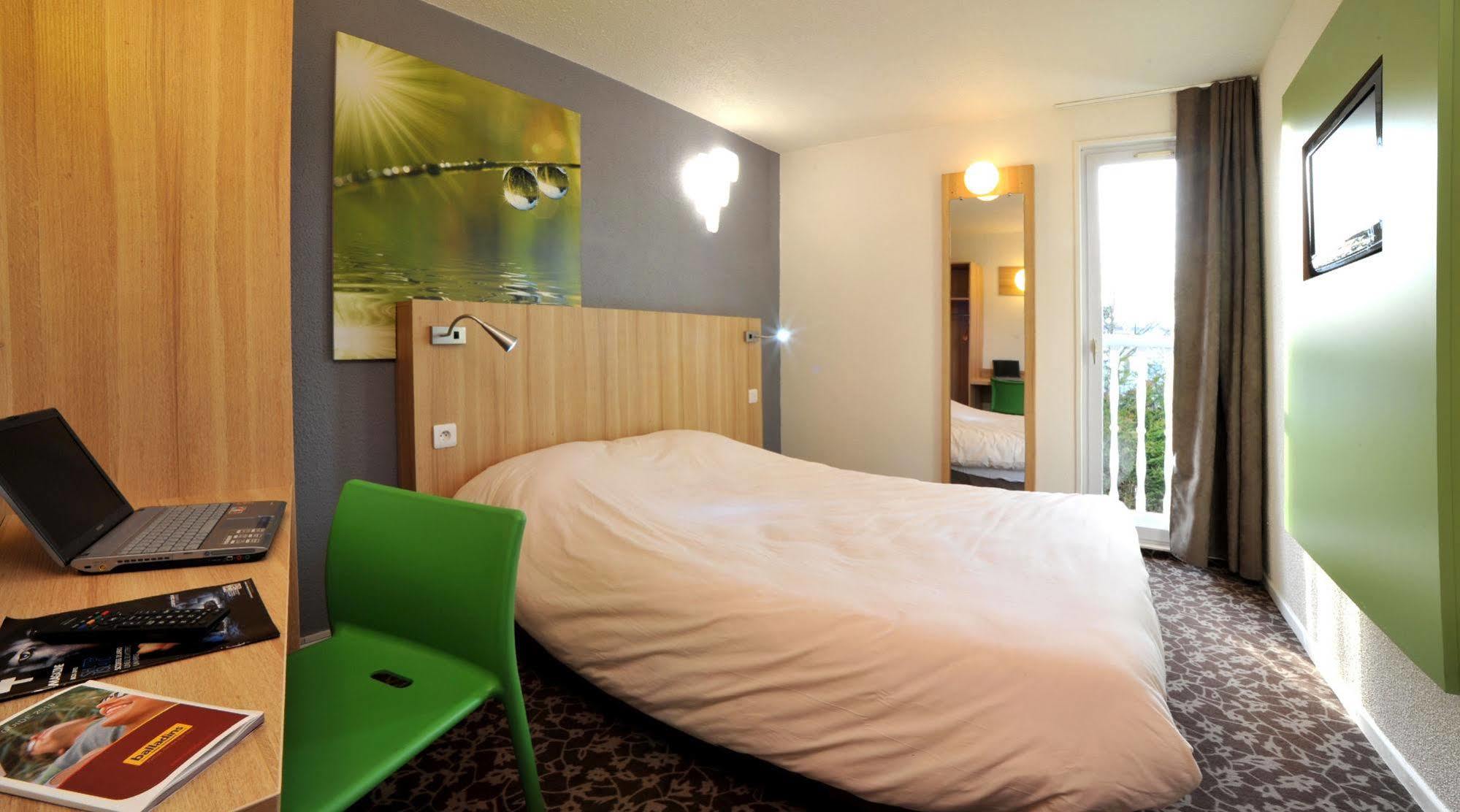 Enzo Hotels Trappes By Kyriad Direct Екстер'єр фото