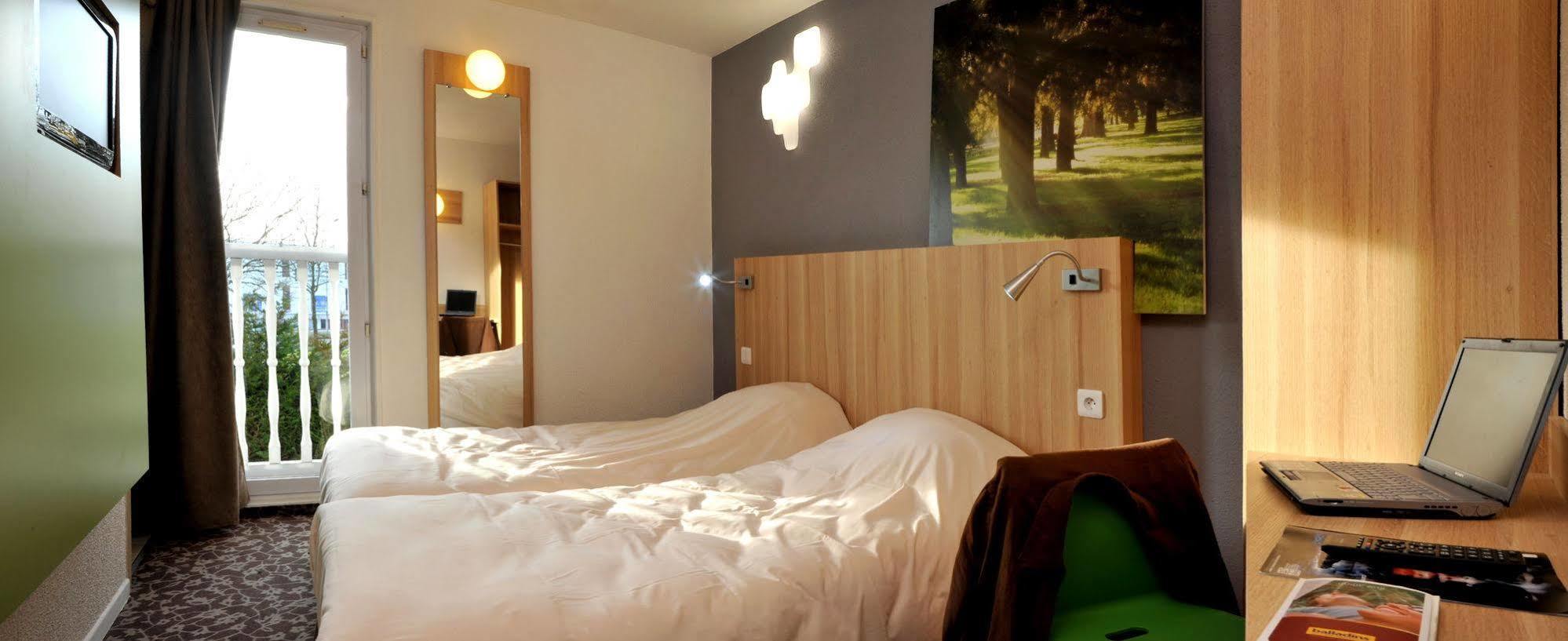 Enzo Hotels Trappes By Kyriad Direct Екстер'єр фото