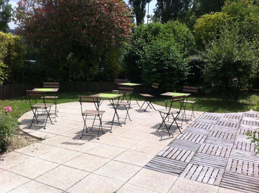 Enzo Hotels Trappes By Kyriad Direct Екстер'єр фото