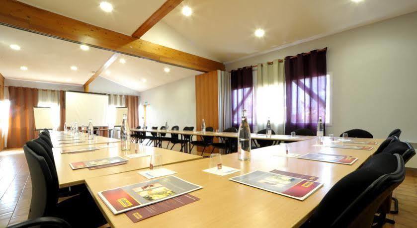 Enzo Hotels Trappes By Kyriad Direct Екстер'єр фото